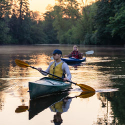 couple kayaking down the tualatin river